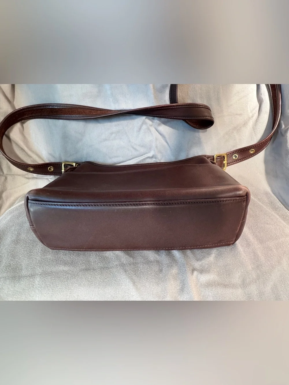 Coach Vintage 9136 Legacy Brown Leather Zip Crossbody with Gold Hardware